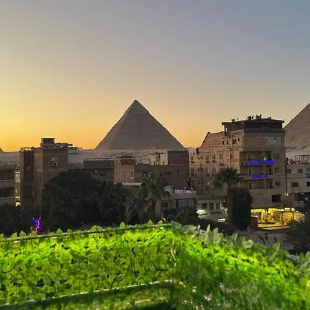 Nefertiti Pyramids View Hotel